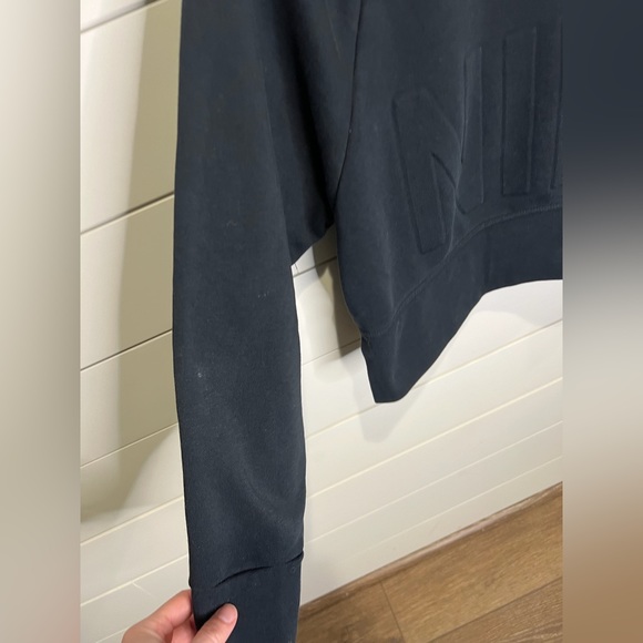 Nike Embossed Cropped Crewneck Black on Black Size Women's XS Casual Athletic - Picture 7 of 10